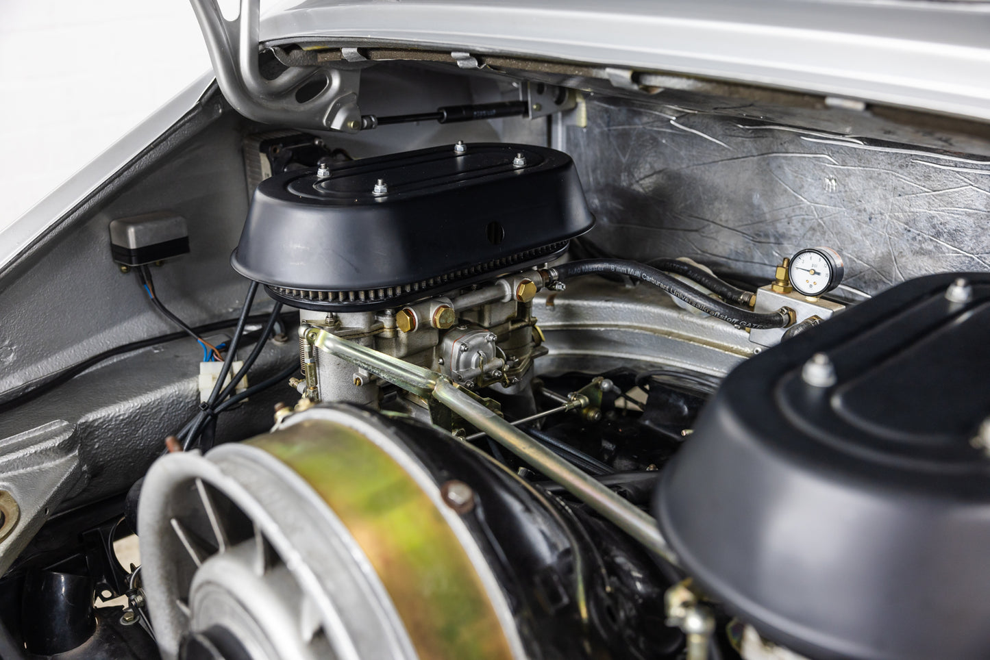 1966 Porsche '911R' - 200 kms showing since build