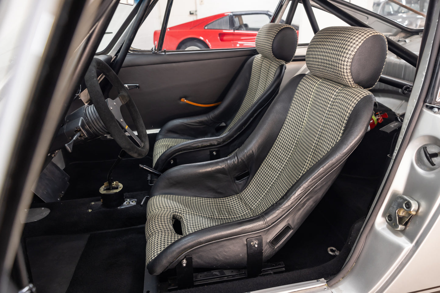 1966 Porsche '911R' - 200 kms showing since build