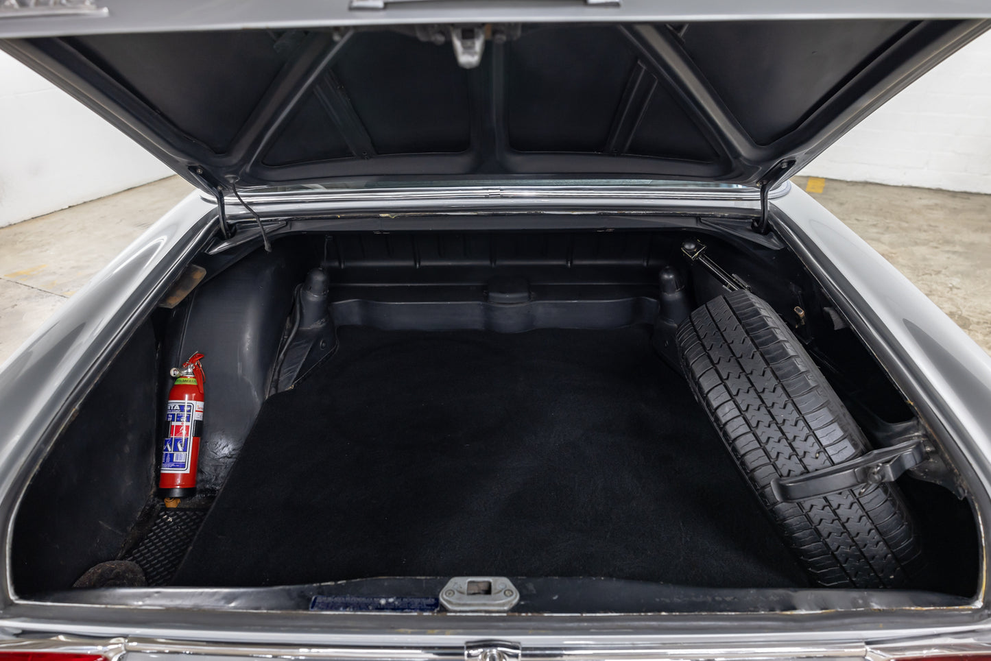 1970 Mercedes 280SE Coupe W111 - Column Shift Auto