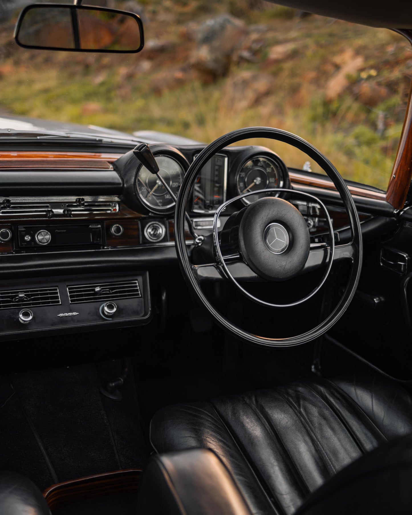 1970 Mercedes 280SE Coupe W111 - Column Shift Auto