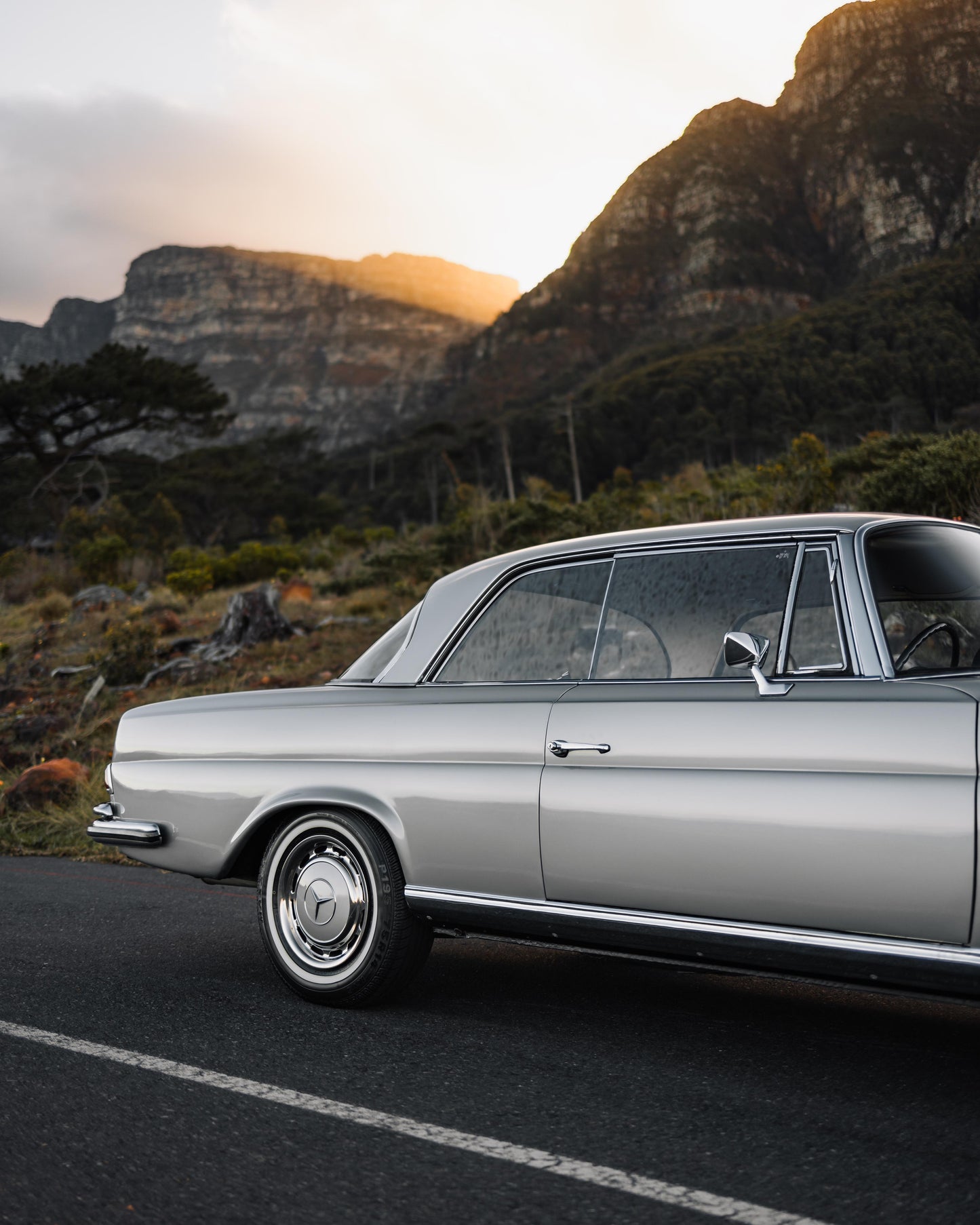 1970 Mercedes 280SE Coupe W111 - Column Shift Auto