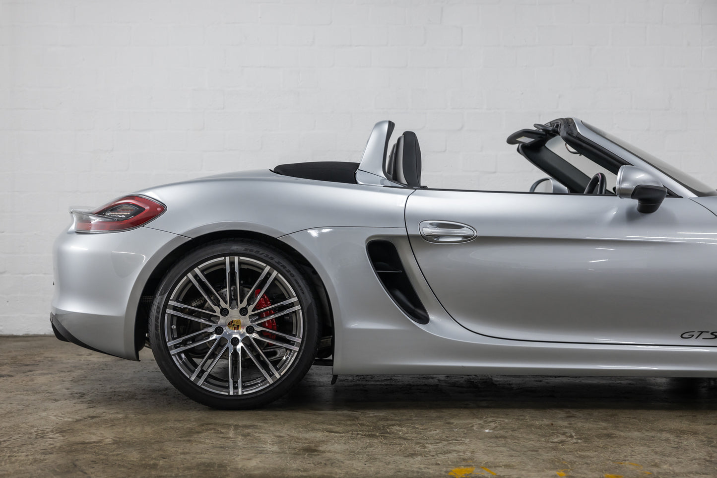 2015 Porsche Boxster GTS - 5 200kms