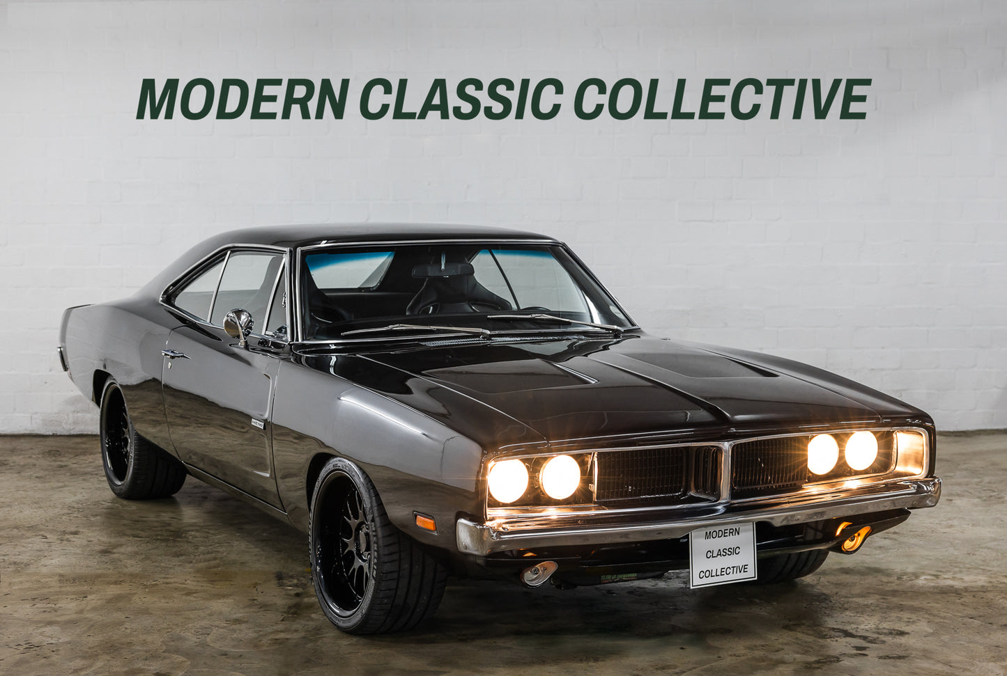 1969 Dodge Charger R/T 528 Hemi Restomod - 4400 kms showing