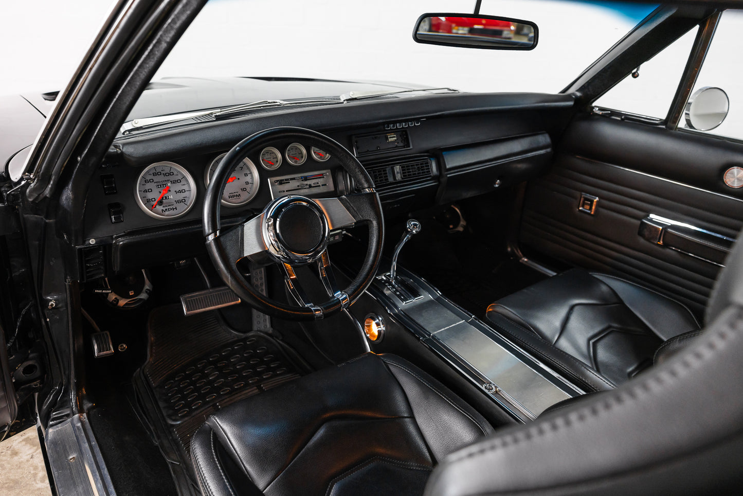 1969 Dodge Charger R/T 528 Hemi Restomod - 4400 kms showing