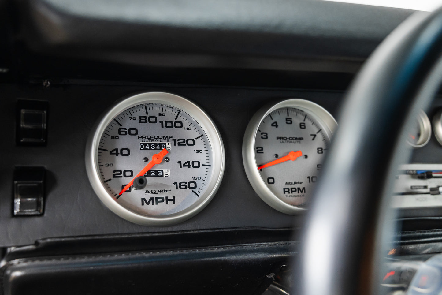 1969 Dodge Charger R/T 528 Hemi Restomod - 4400 kms showing