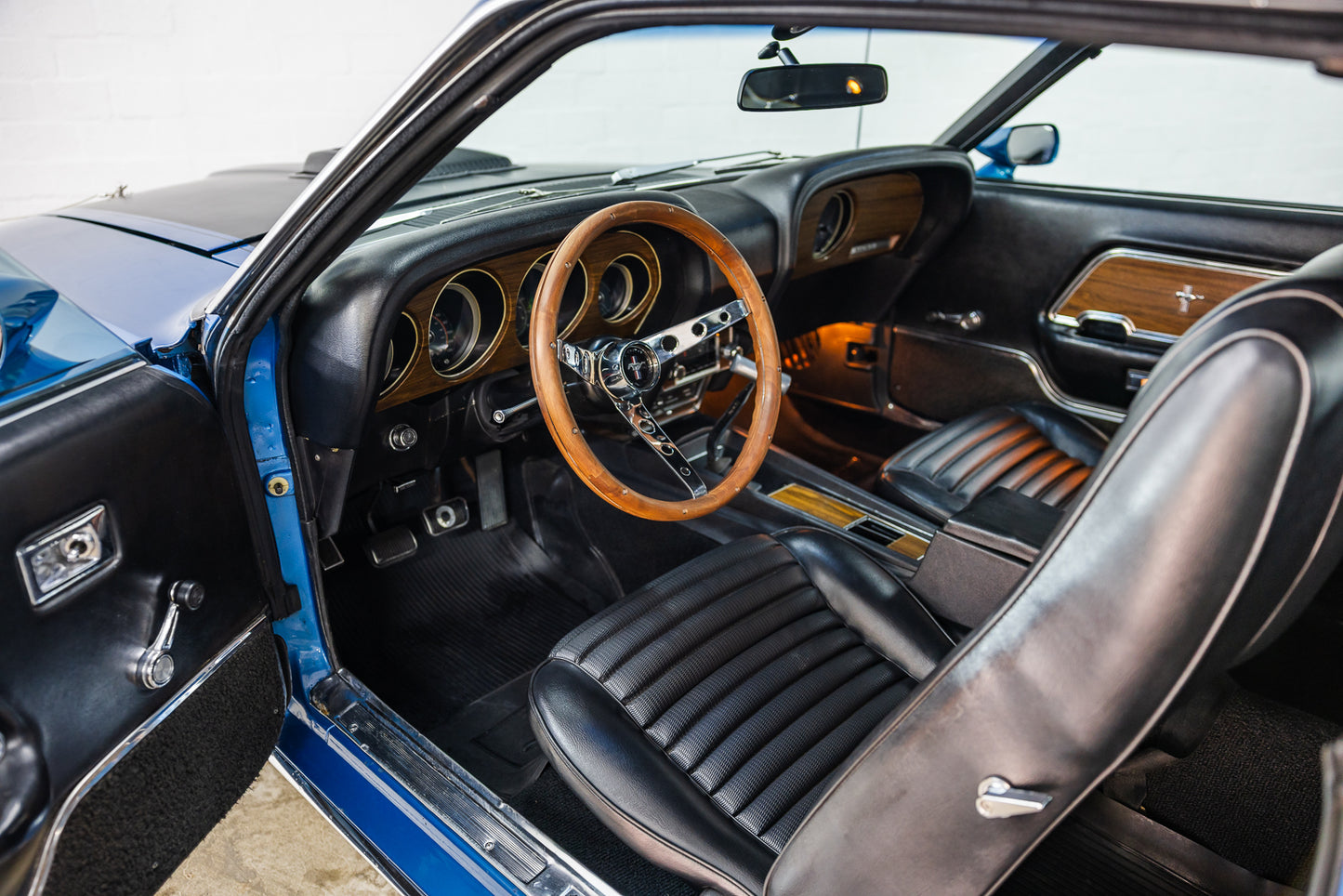 1969 Ford Mustang Mach One 390 - S Code - Manual - 33 000 miles