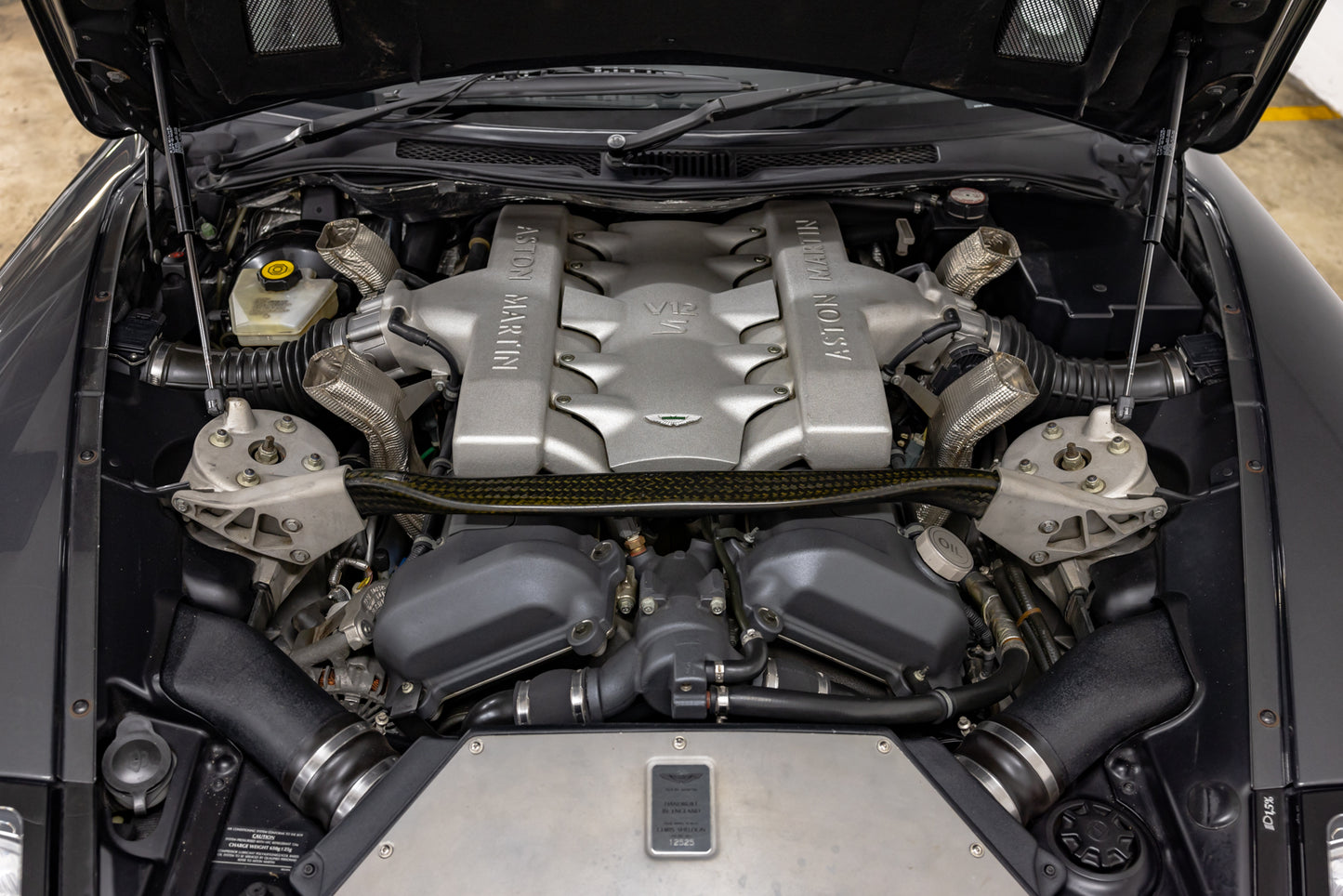 2005 Aston Martin Vanquish S - 18 100 Miles