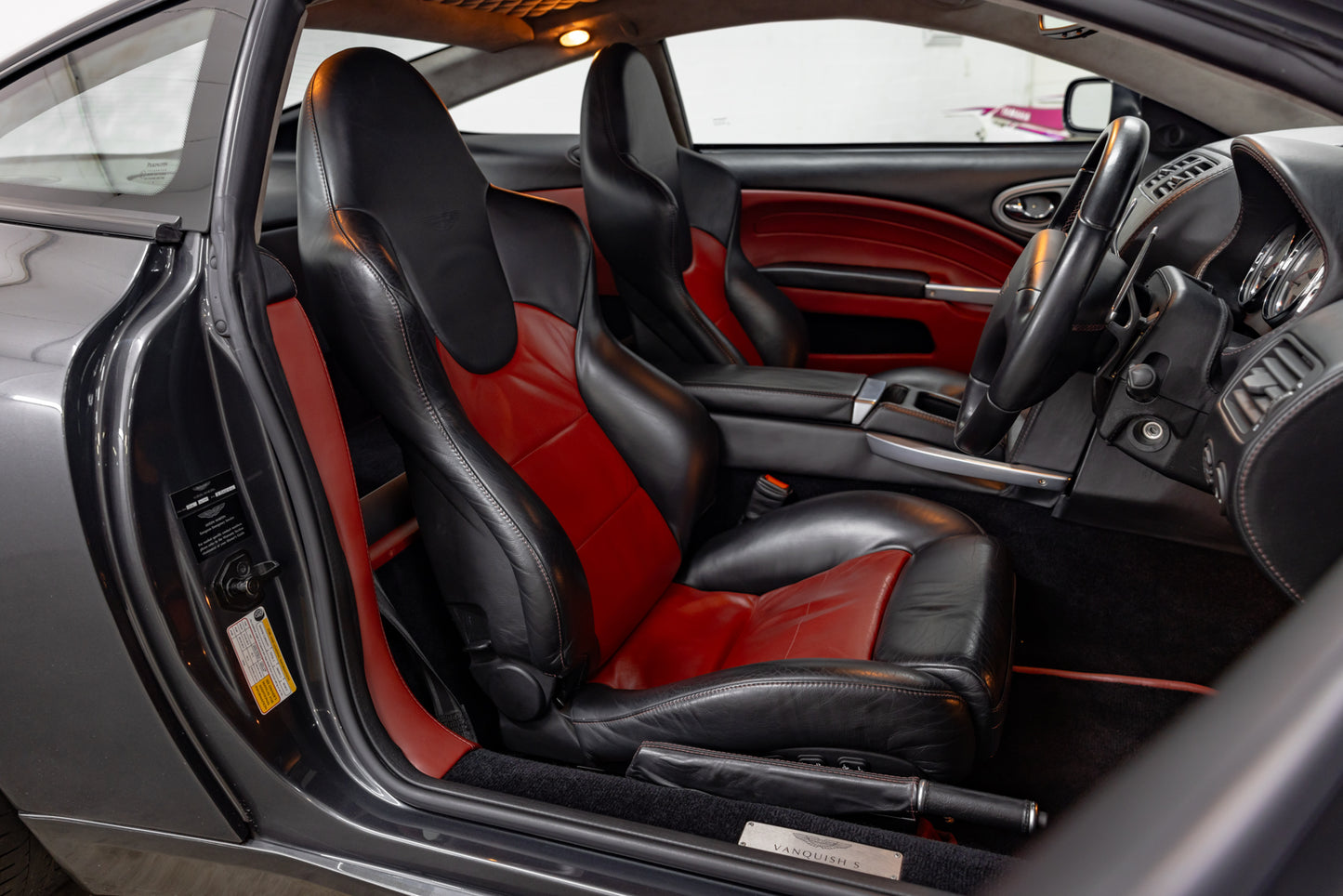 2005 Aston Martin Vanquish S - 18 100 Miles