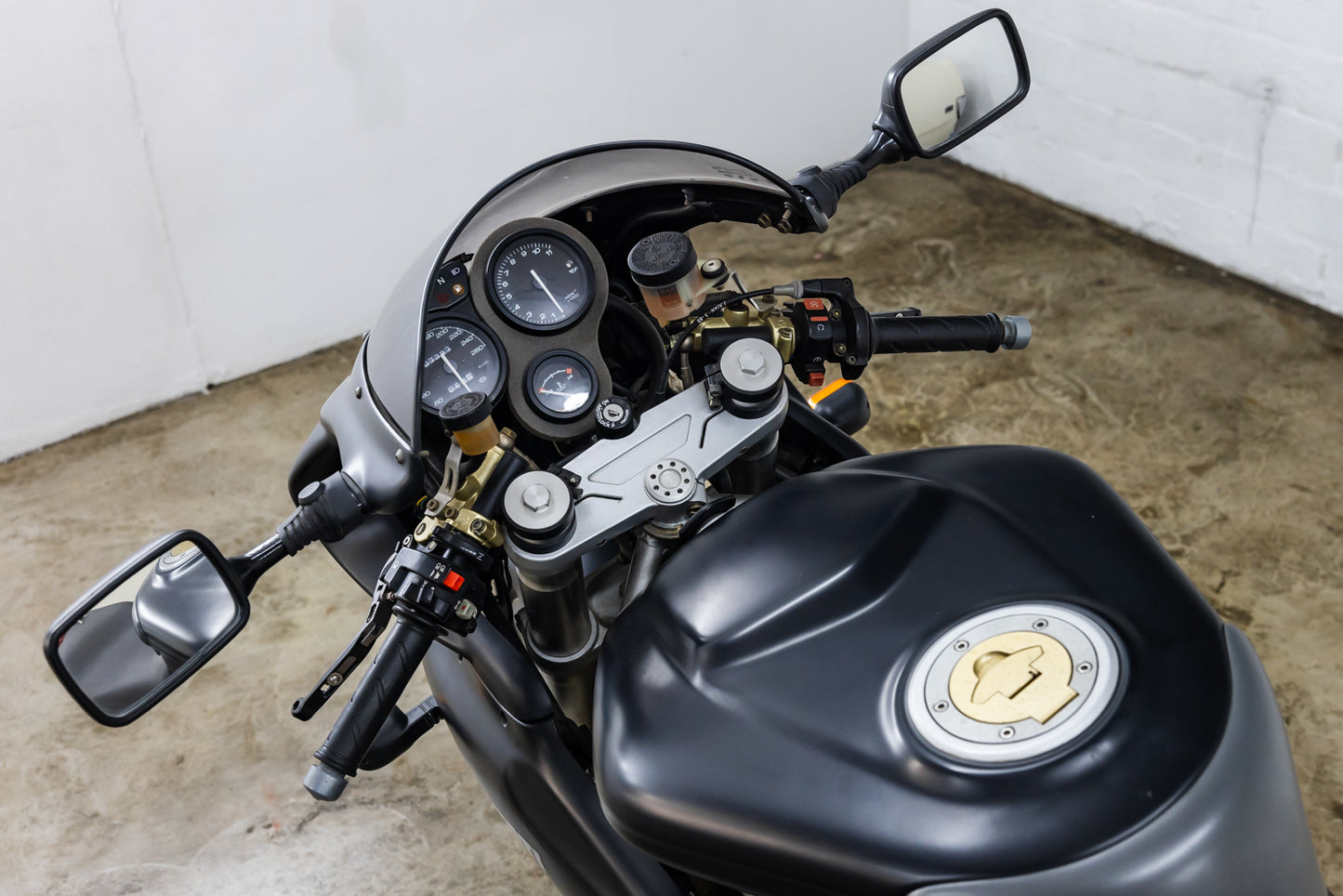 2000 Ducati 900 Sport - 7 400kms