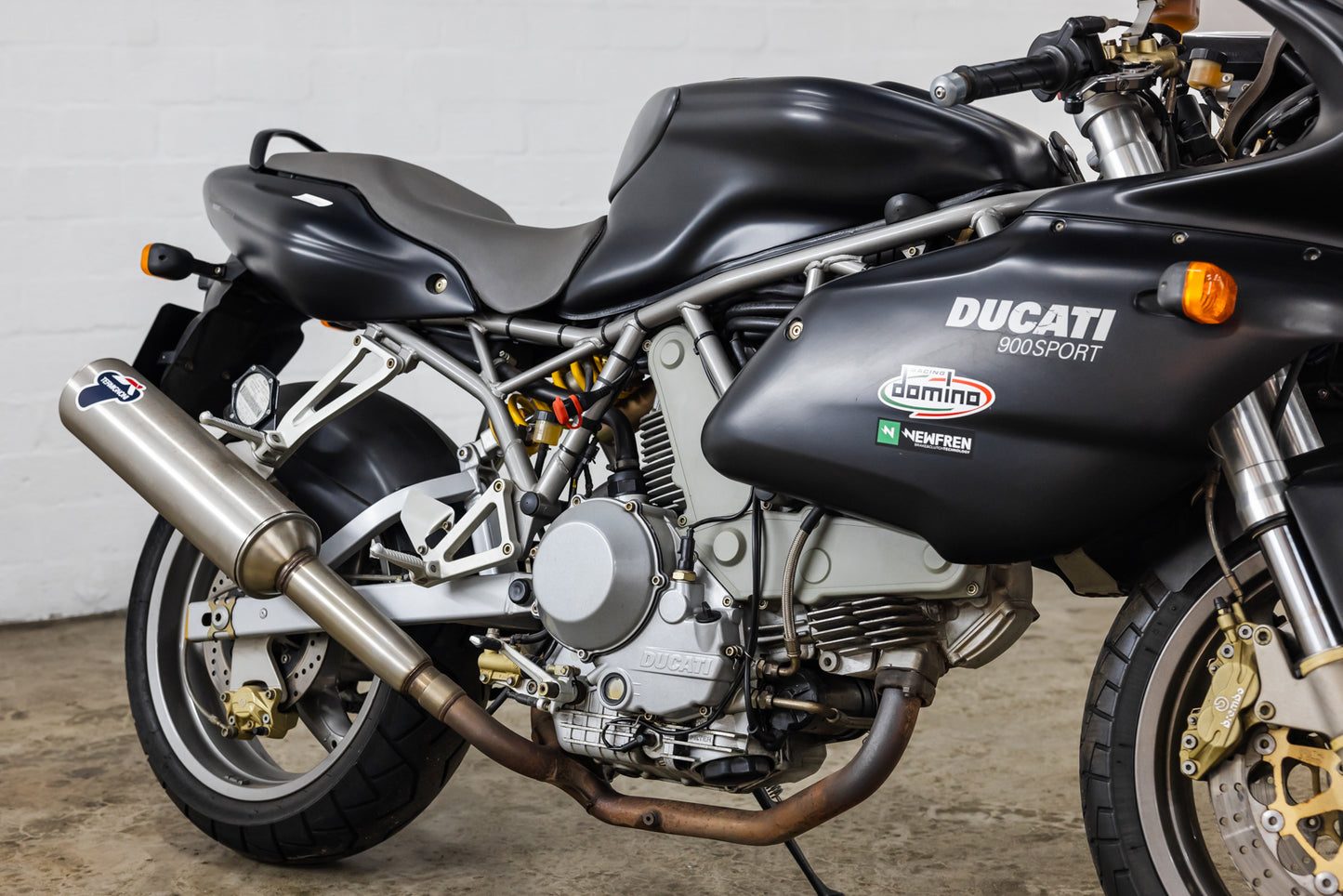2000 Ducati 900 Sport - 7 400kms