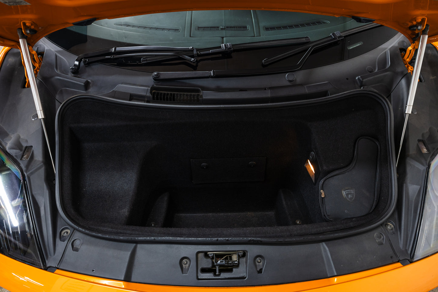 2011 Lamborghini Gallardo - Gen II - LP560-4 E Gear - 46 300kms