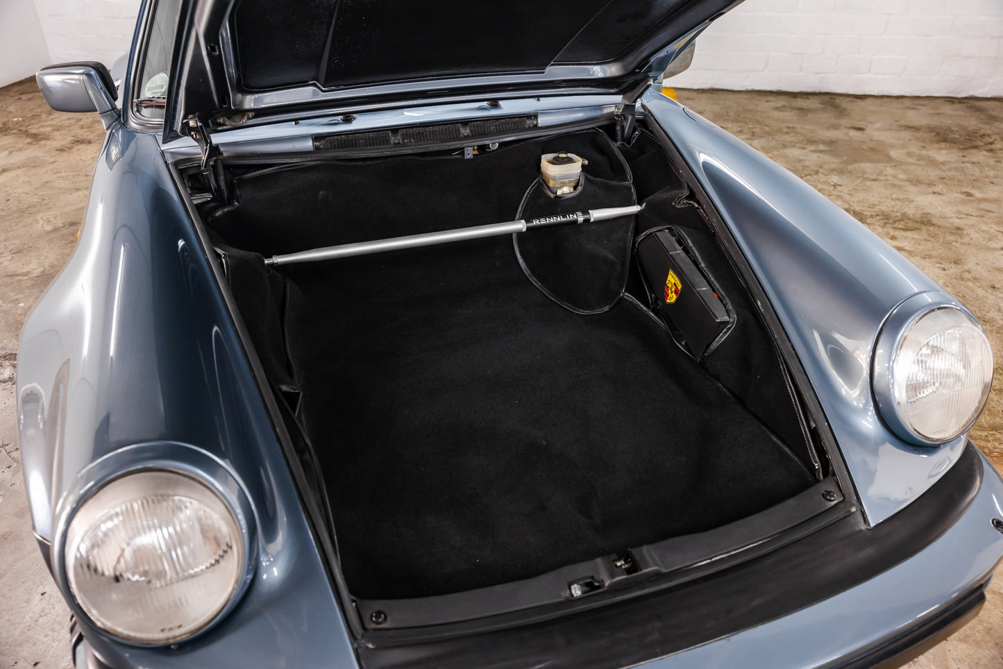 1984 Porsche 911 Carrera 'Turbo Look Recreation' - 154 000kms