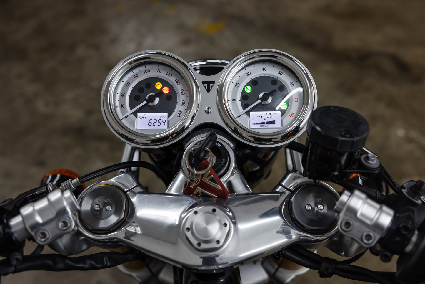 2016 Triumph Thruxton 1200 R - 6241 kms