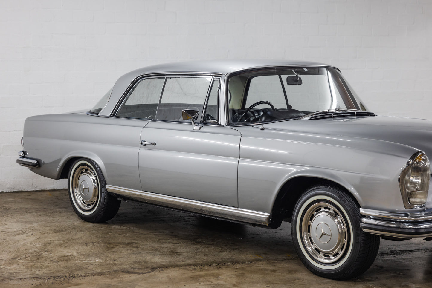 1970 Mercedes 280SE Coupe W111 - Column Shift Auto