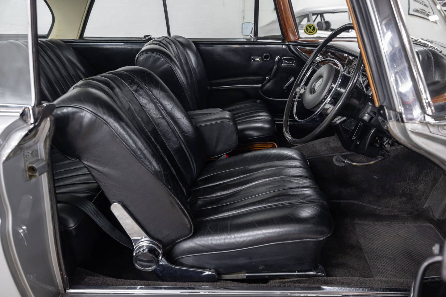 1970 Mercedes 280SE Coupe W111 - Column Shift Auto