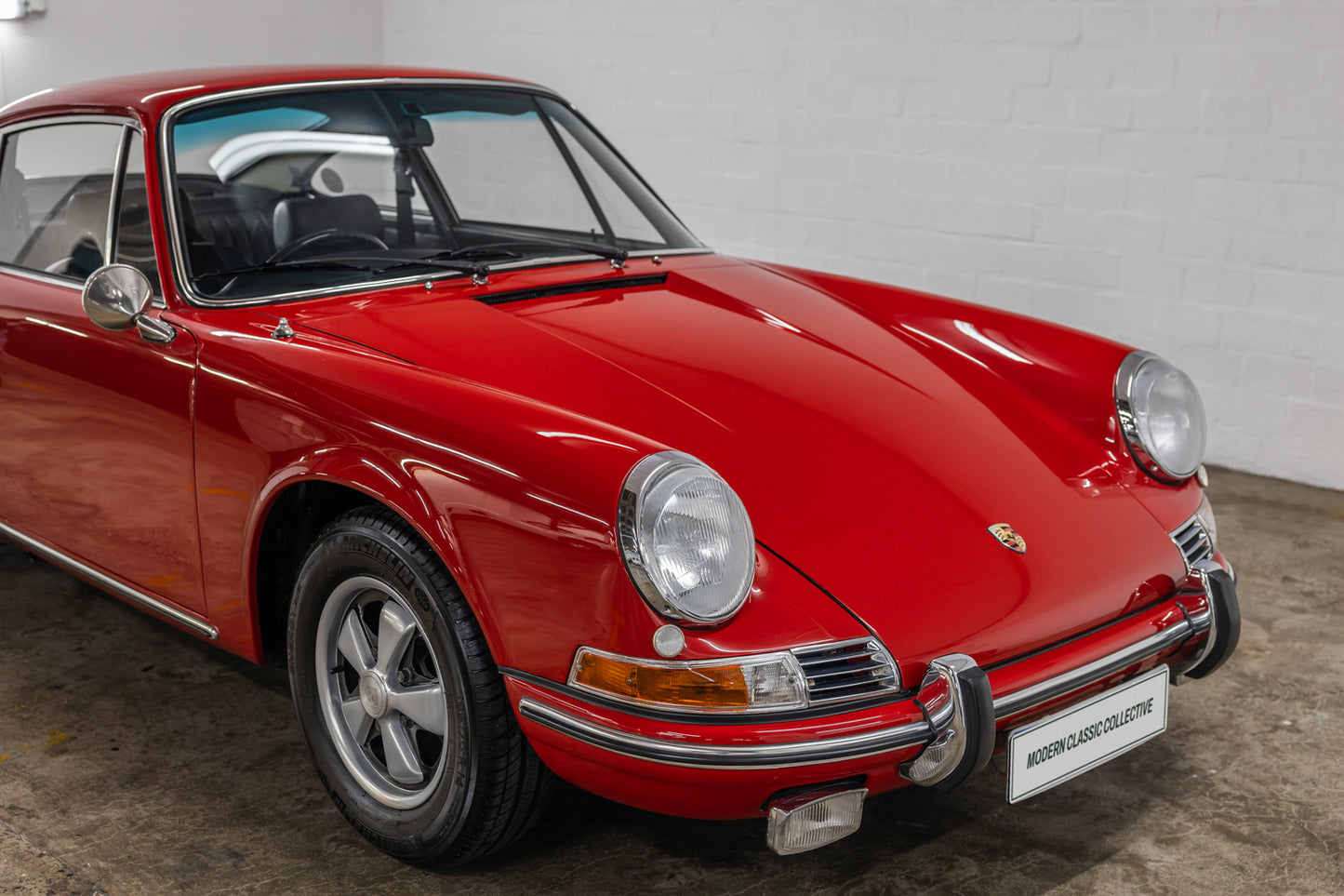 1972 Porsche 911 T 'side-oiler' - 84 510 Kms showing