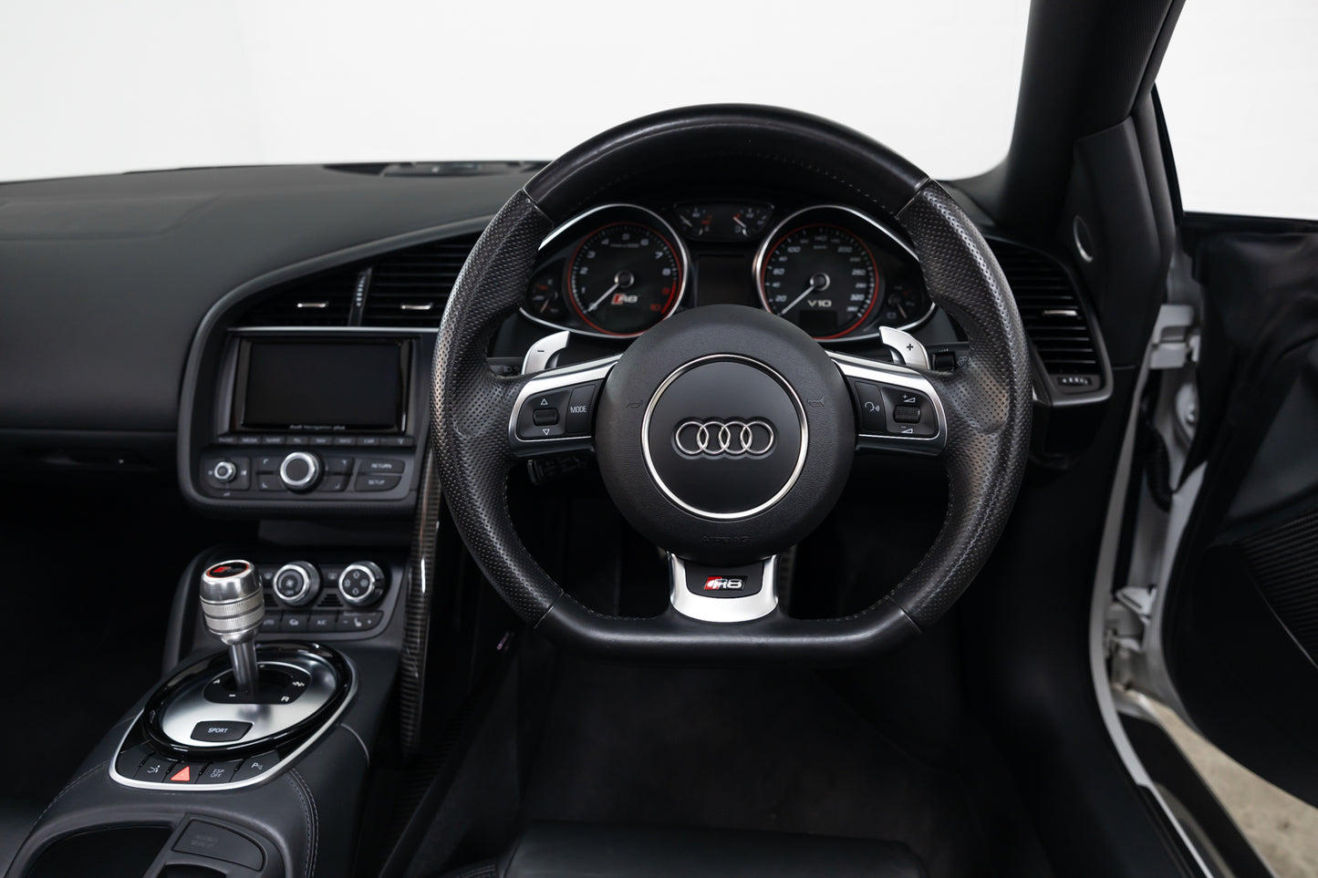 2014 Audi R8 V10 (DUAL CLUTCH) with freeway plan - 61 500kms