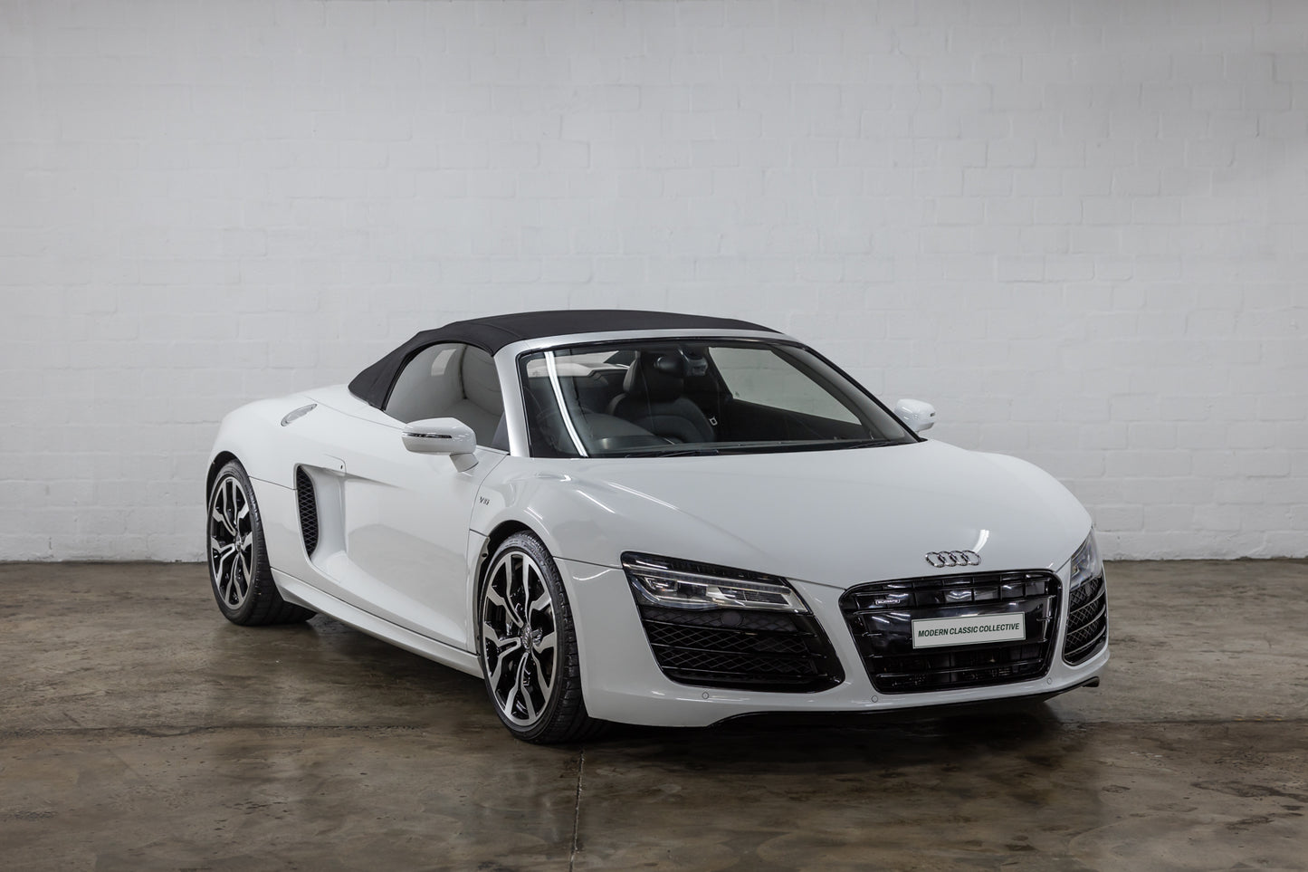 2014 Audi R8 V10 (DUAL CLUTCH) with freeway plan - 61 500kms