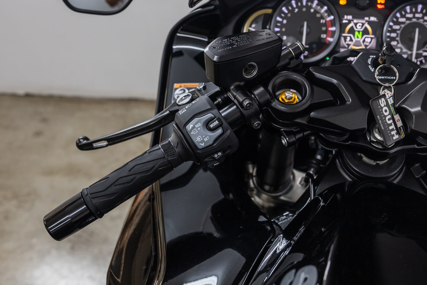 2022 Suzuki Hayabusa - Full Akra System - 1100 kms - POA