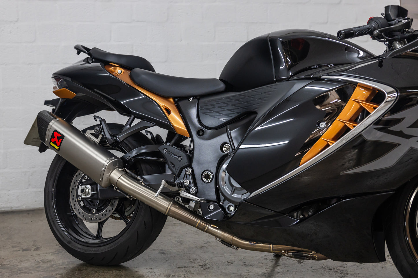 2022 Suzuki Hayabusa - Full Akra System - 1100 kms - POA