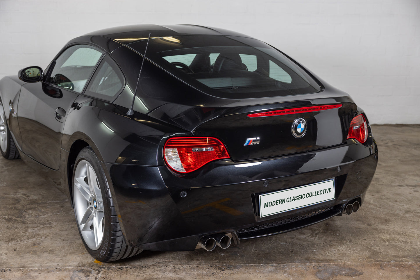 Rear bumper pictures of a BMW Z4 M Coupe 