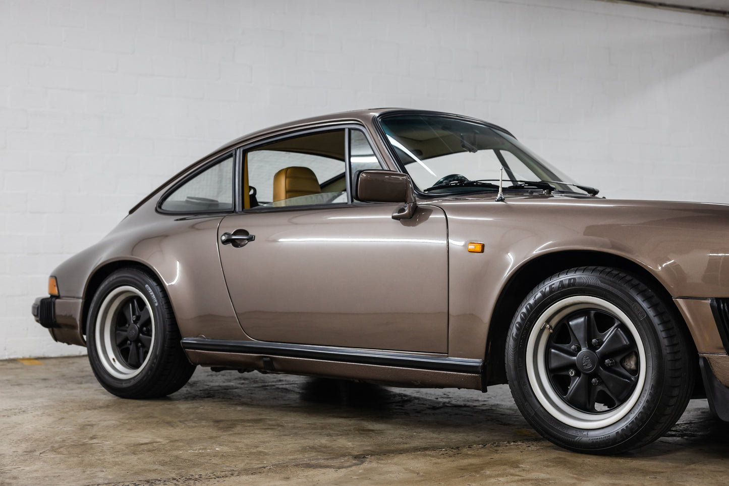 1984 Porsche 911 Carrera - 263 000kms