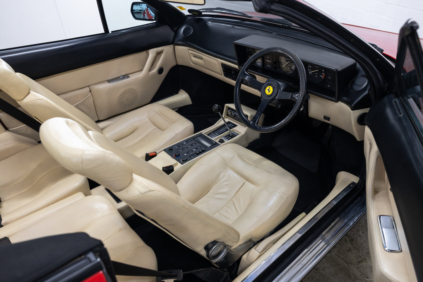 1984 Ferrari Mondial Spider - 88 000kms