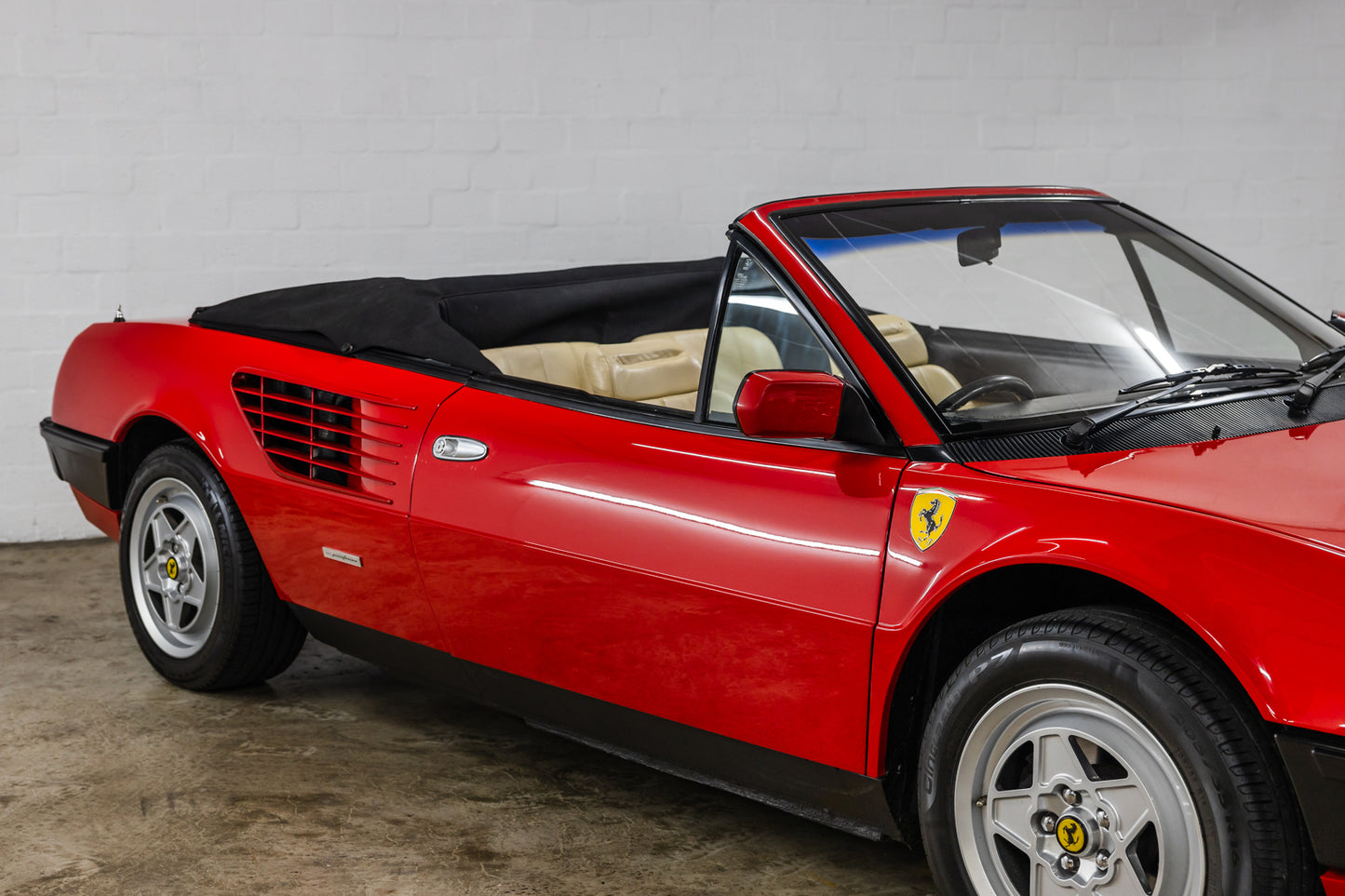 1984 Ferrari Mondial Spider - 88 000kms