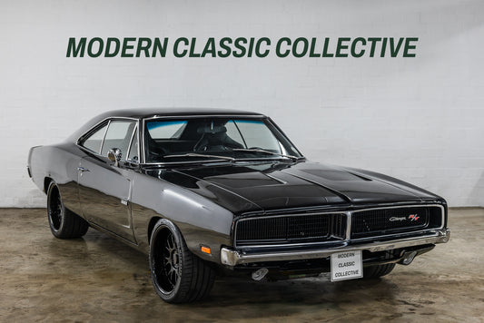 1969 Dodge Charger R/T 528 Hemi Restomod - 4400 kms showing