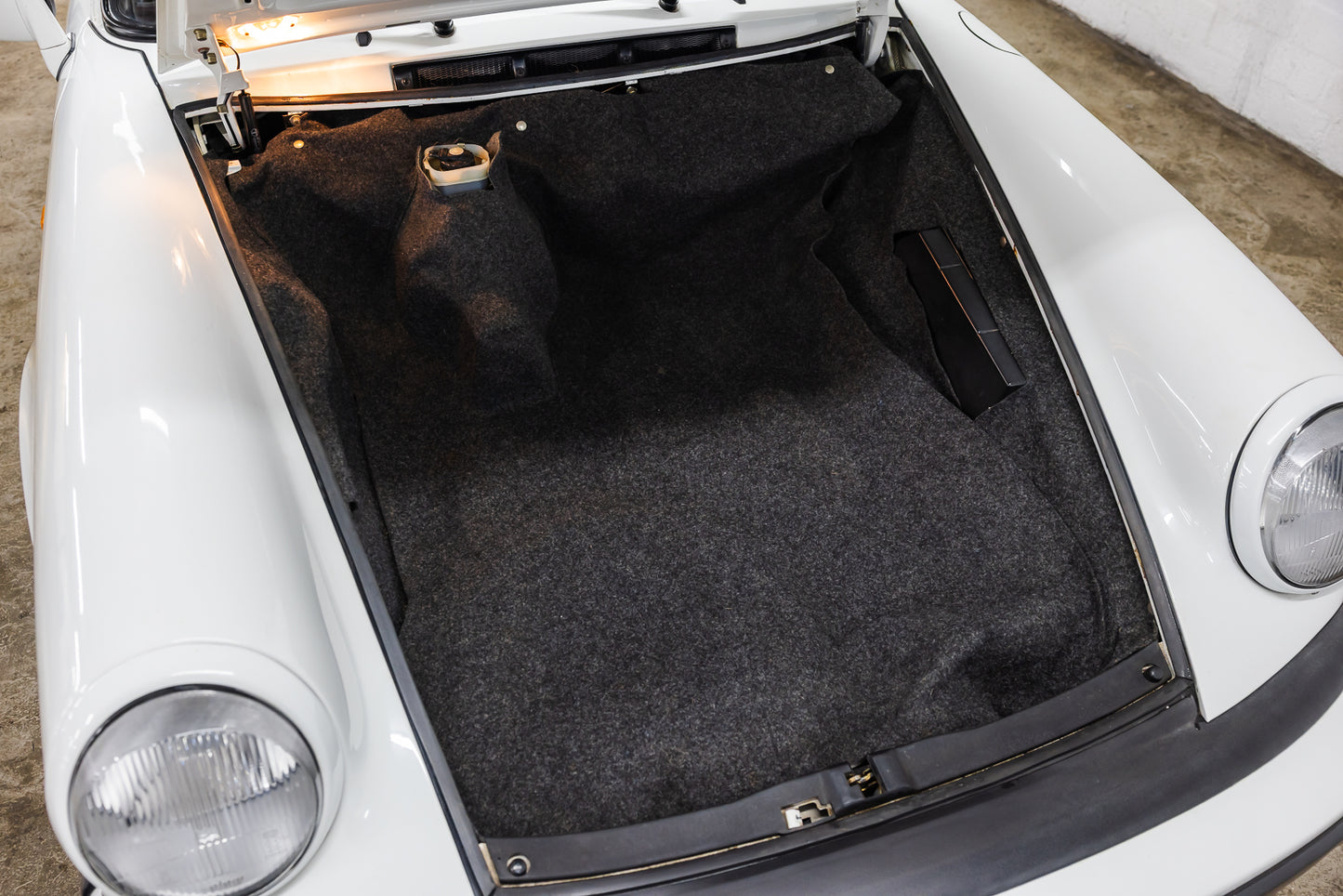 1985 Porsche 911 Carrera - RHD - Verified 14 711 kms