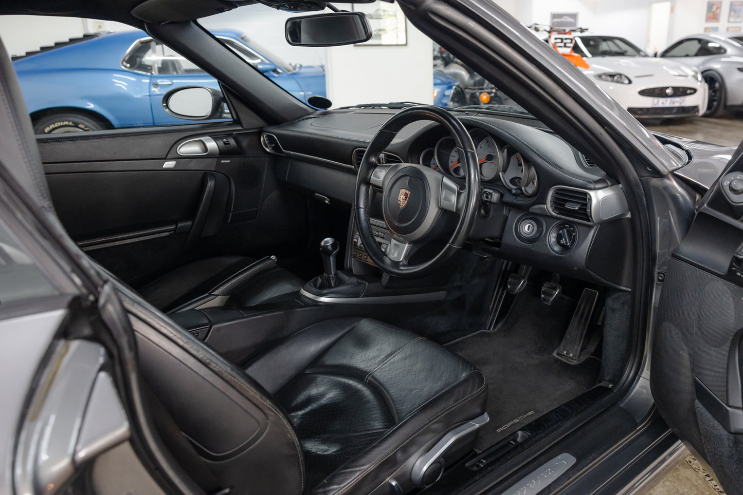 2006 Porsche 911 Carrera S Cabriolet - 114 700kms