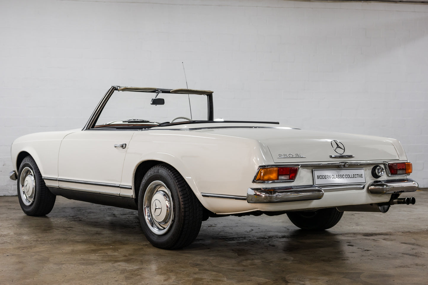 1967 Mercedes 250SL Pagoda - 1 of 14 - 5 Speed Manual- RHD - 47 149kms showing
