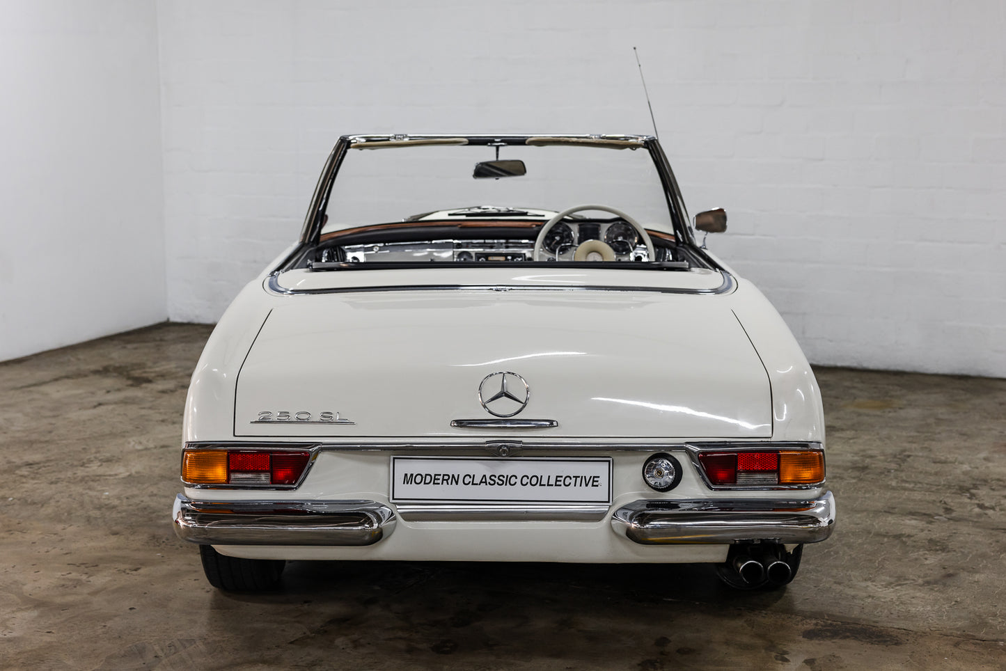 1967 Mercedes 250SL Pagoda - 1 of 14 - 5 Speed Manual- RHD - 47 149kms showing