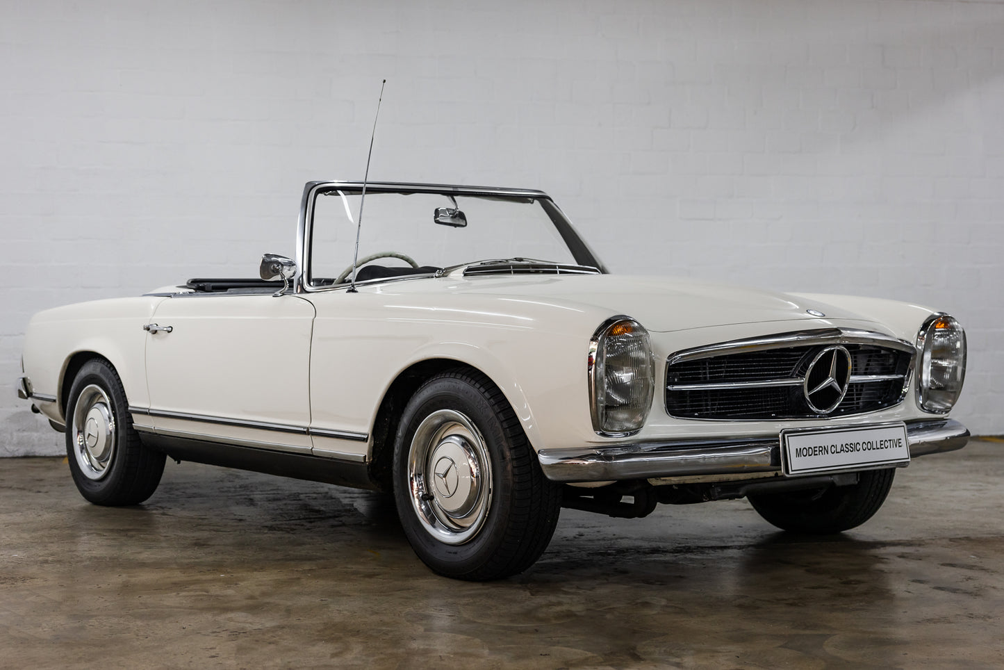 1967 Mercedes 250SL Pagoda - 1 of 14 - 5 Speed Manual- RHD - 47 149kms showing