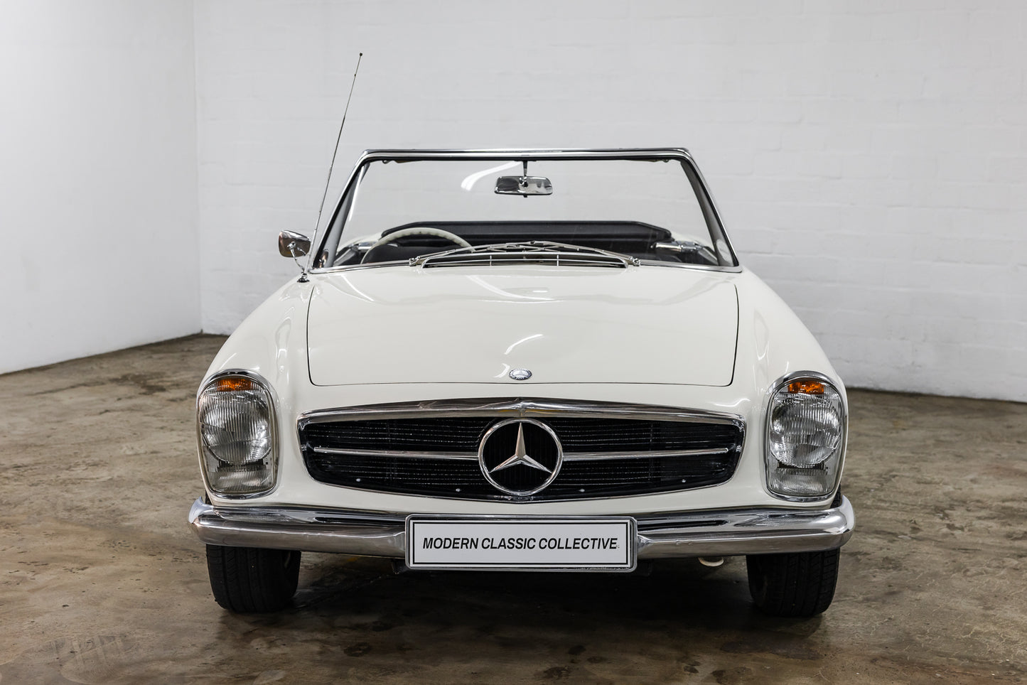 1967 Mercedes 250SL Pagoda - 1 of 14 - 5 Speed Manual- RHD - 47 149kms showing