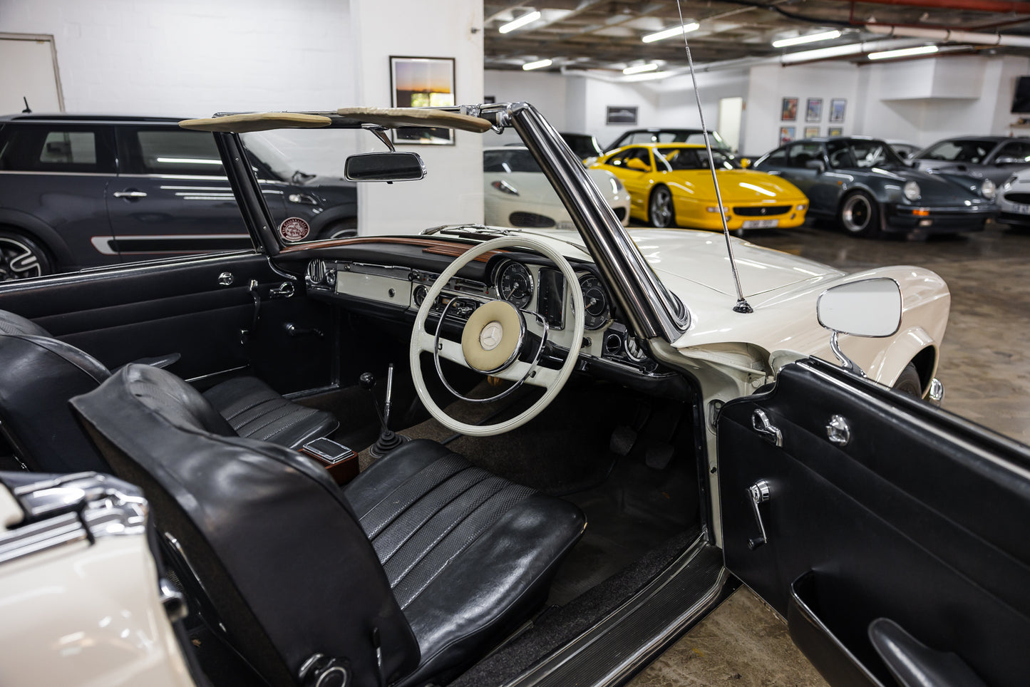 1967 Mercedes 250SL Pagoda - 1 of 14 - 5 Speed Manual- RHD - 47 149kms showing