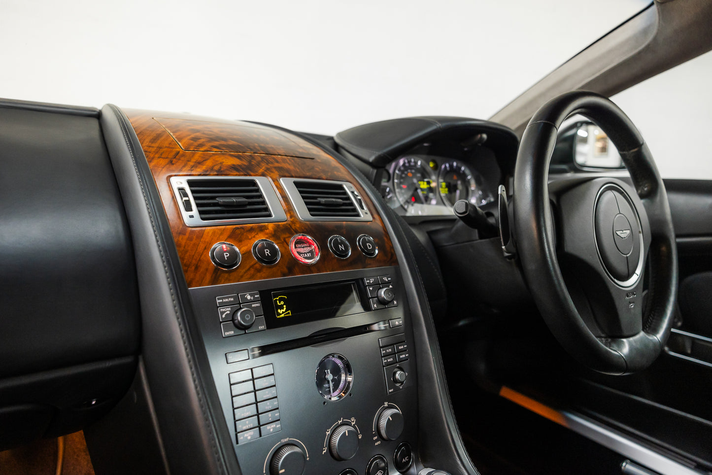2005 Aston Martin DB9 Coupe - 24 898 Miles