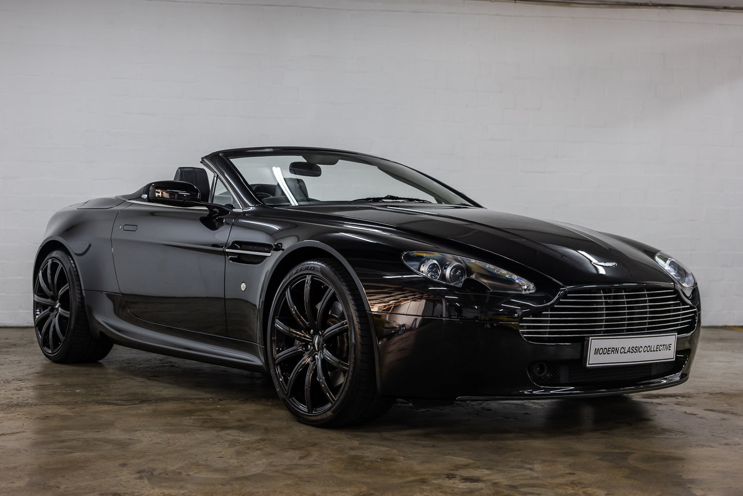 2009 Aston Martin V8 Vantage N400 Roadster 4.3 - 33 450kms