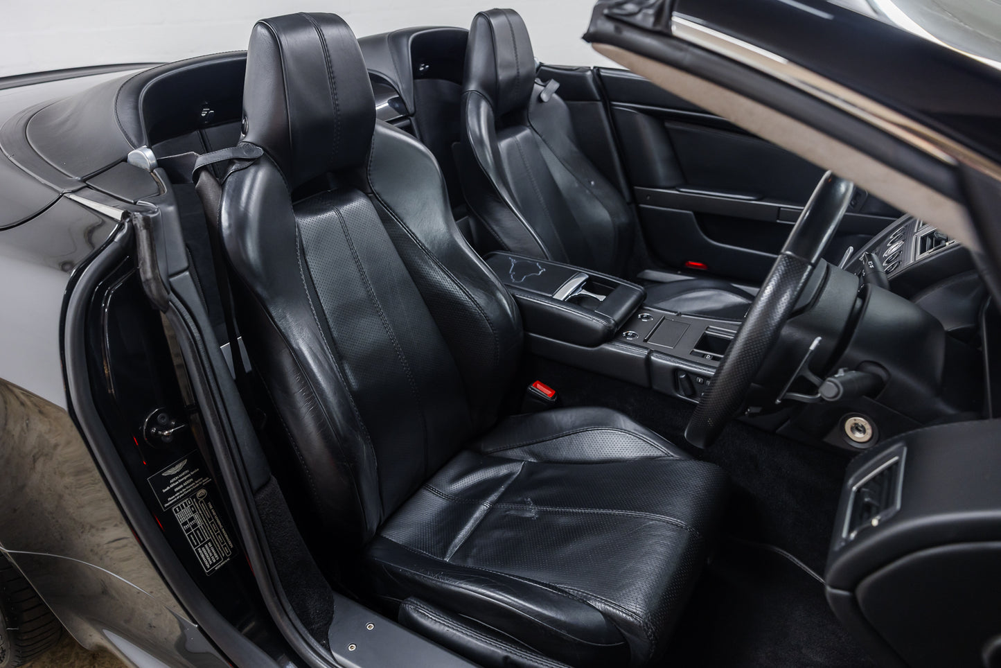 2009 Aston Martin V8 Vantage N400 Roadster 4.3 - 33 450kms