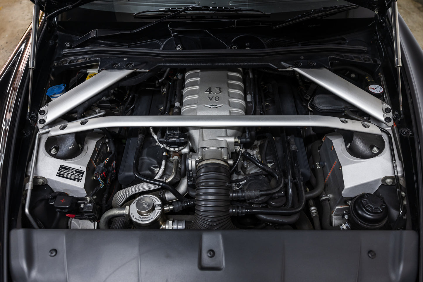 2009 Aston Martin V8 Vantage N400 Roadster 4.3 - 33 450kms