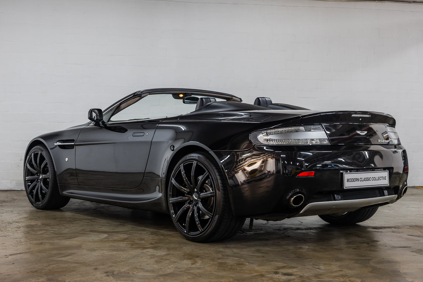 2009 Aston Martin V8 Vantage N400 Roadster 4.3 - 33 450kms