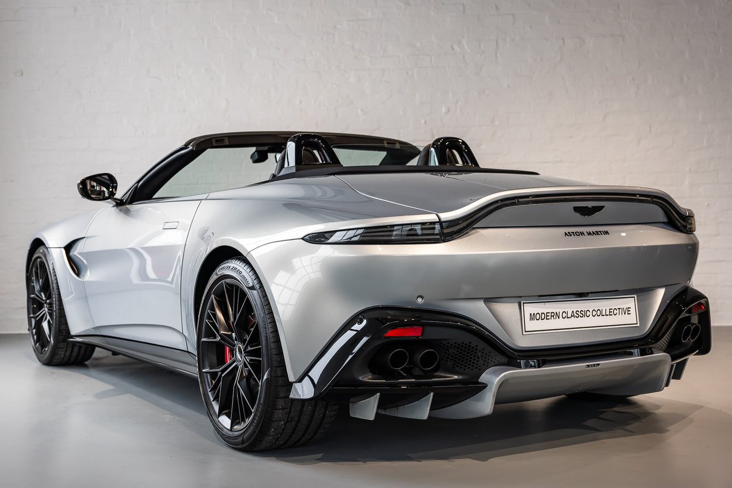 2021 Aston Martin V8 Vantage Convertible - 8 868 kms