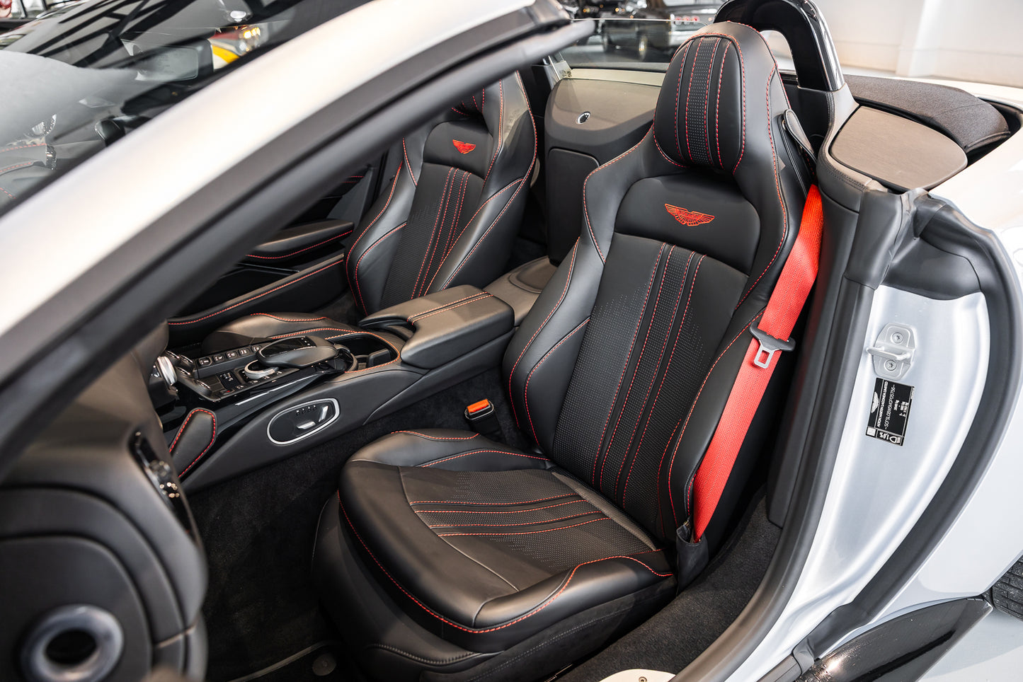 2021 Aston Martin V8 Vantage Convertible - 8 868 kms