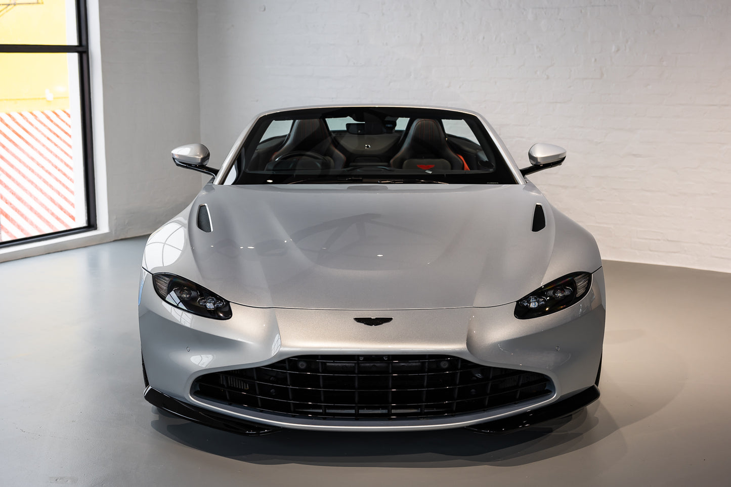 2021 Aston Martin V8 Vantage Convertible - 8 868 kms