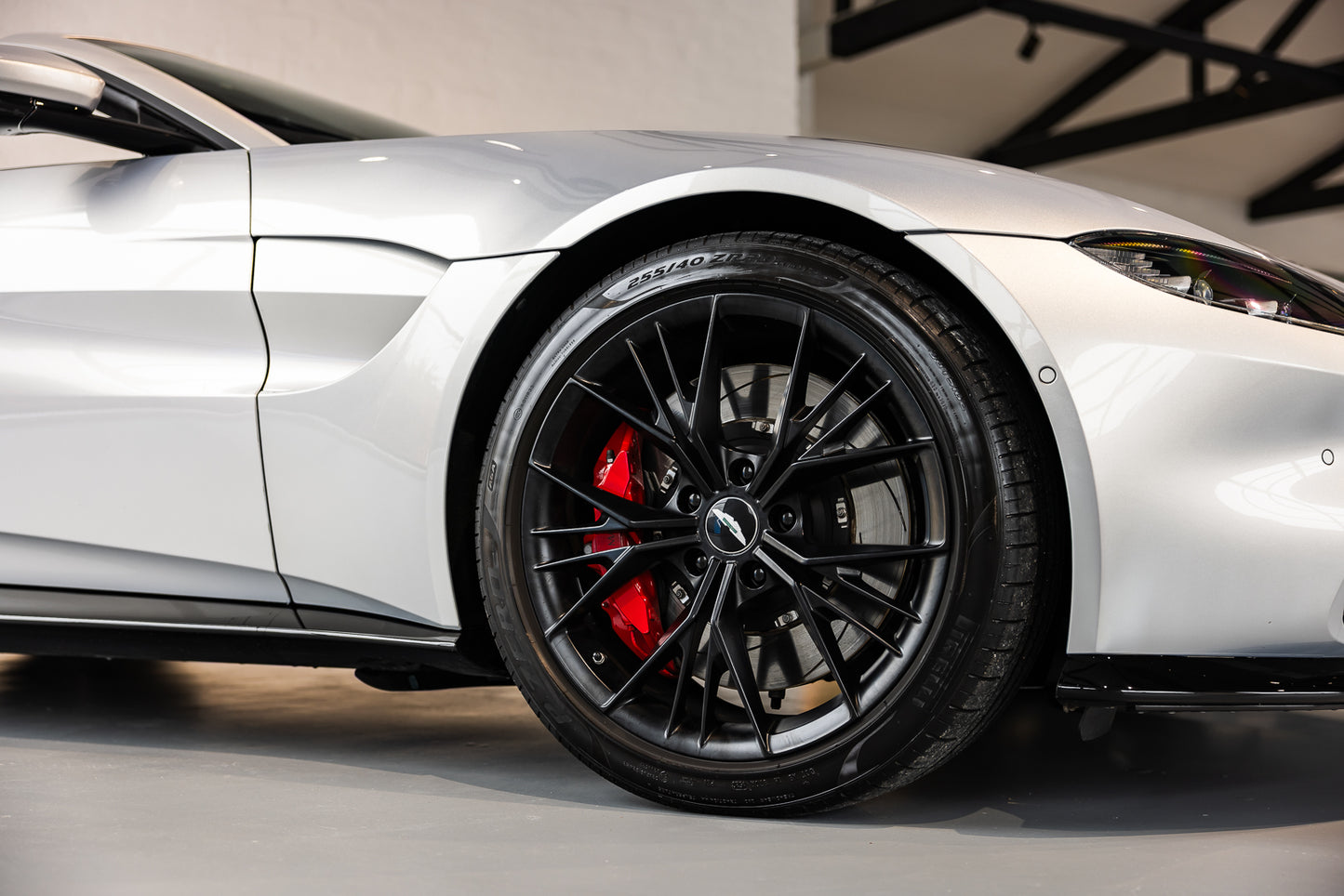 2021 Aston Martin V8 Vantage Convertible - 8 868 kms