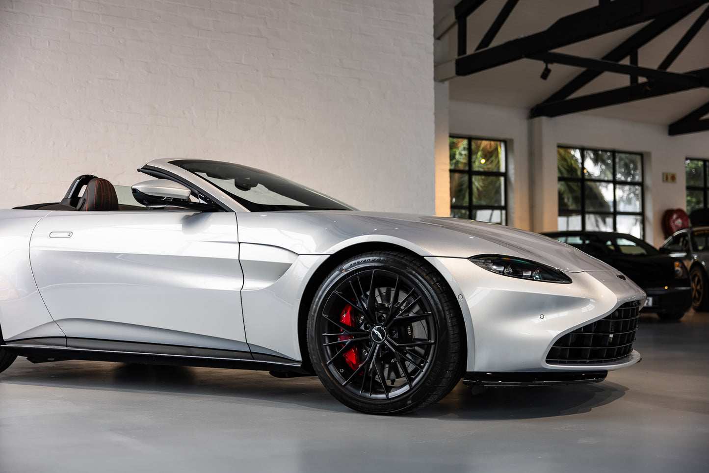 2021 Aston Martin V8 Vantage Convertible - 8 868 kms