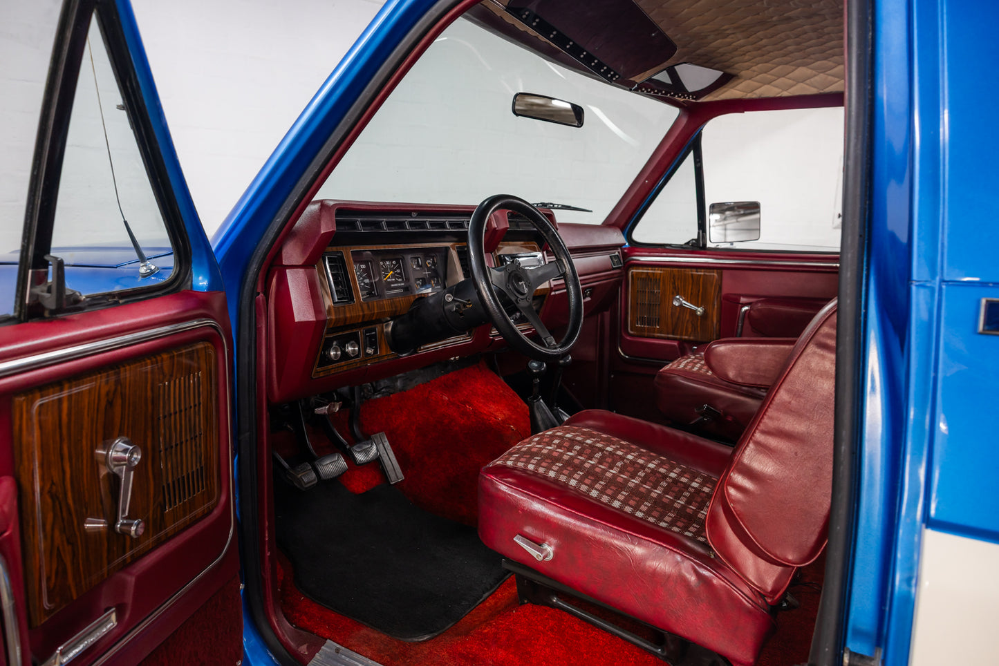 1981 Ford Bronco - 4 Speed Manual- LHD - 65 000 Miles Showing