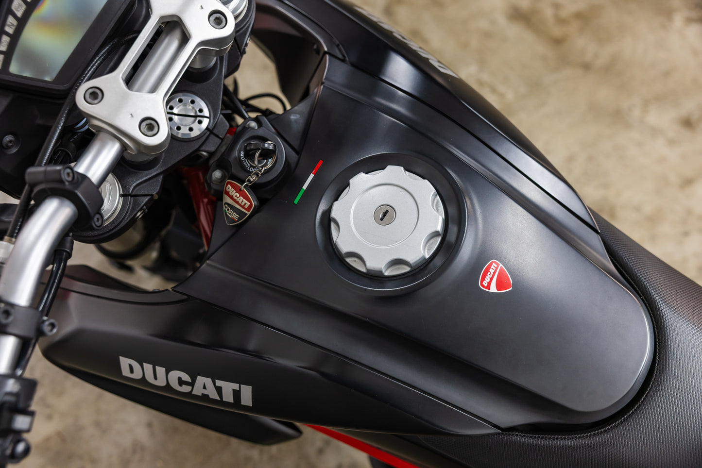 2013 Ducati Hypermotard 821 - 19 800kms