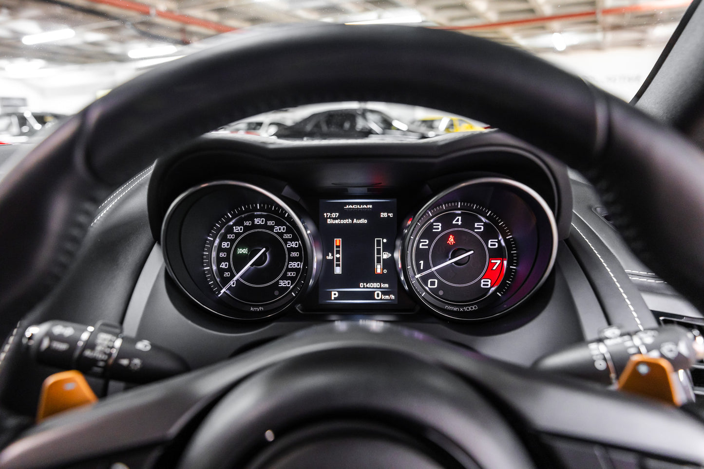 2015 Jaguar F Type R - V8 RWD - 14 100kms