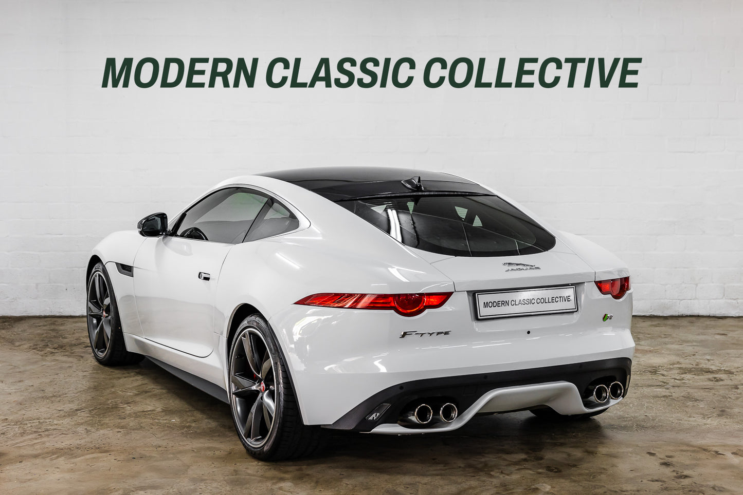 2015 Jaguar F Type R - V8 RWD - 14 100kms